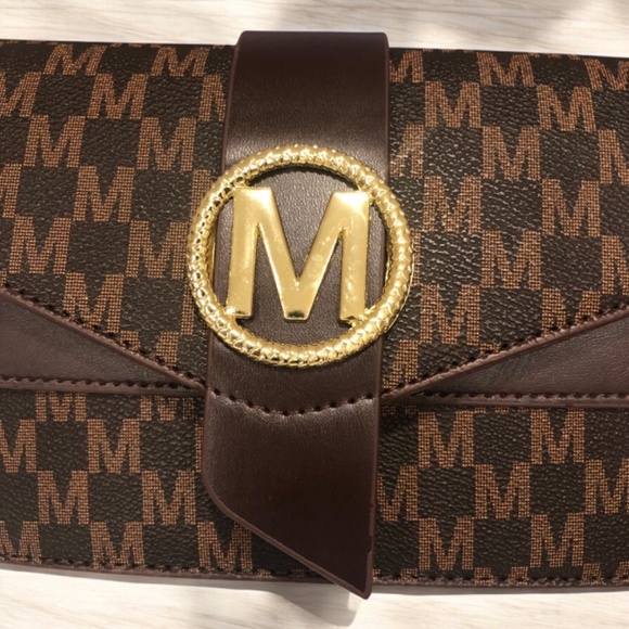 Mini Crossbody Bag - Picture 3 of 11